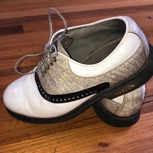 Men’s Footjoy Classics golf shoes